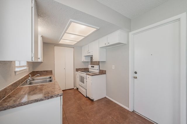 6816 Balalaika Road, Dallas, TX 75241