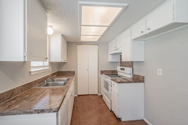 6816 Balalaika Road, Dallas, TX 75241