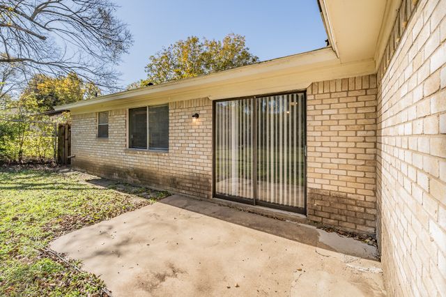 6816 Balalaika Road, Dallas, TX 75241