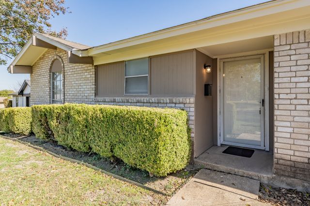 6816 Balalaika Road, Dallas, TX 75241