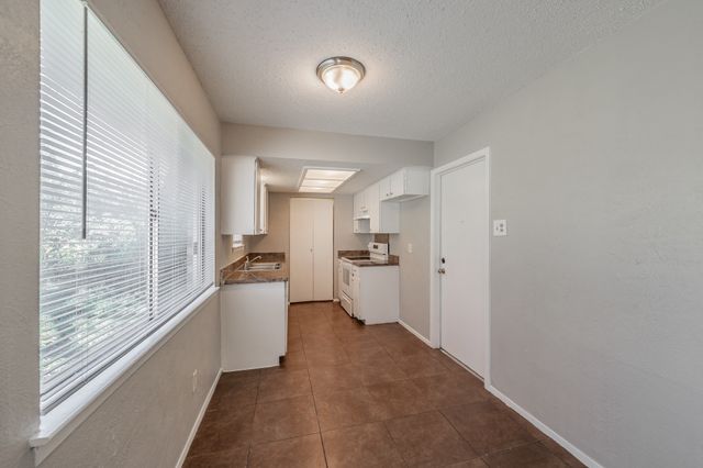 6816 Balalaika Road, Dallas, TX 75241