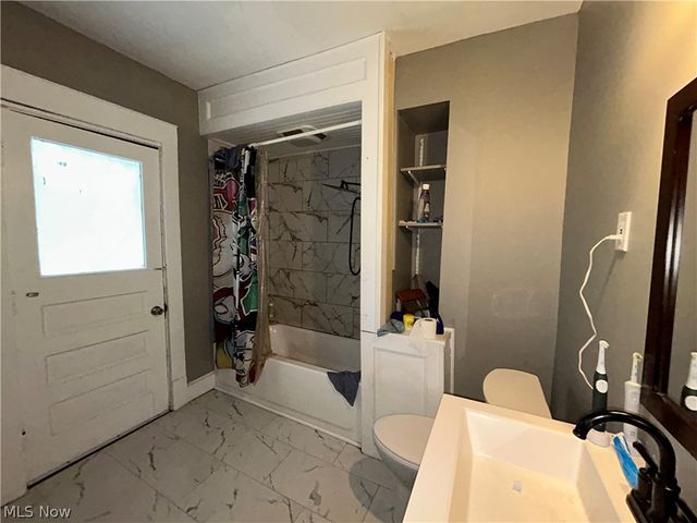 9403 Columbia Avenue, Cleveland, OH 44108