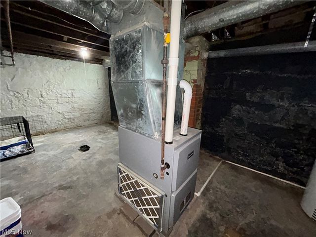 9403 Columbia Avenue, Cleveland, OH 44108