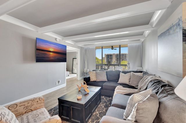 2707 N Ocean Boulevard 306d, Boca Raton, FL 33431