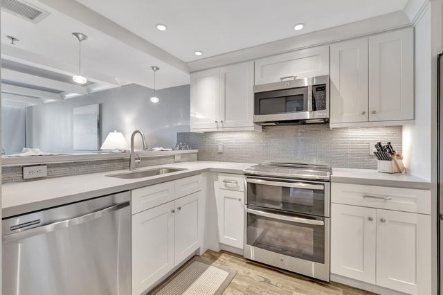 2707 N Ocean Boulevard 306d, Boca Raton, FL 33431