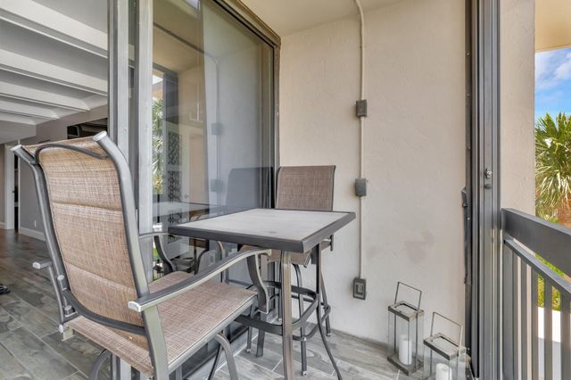 2707 N Ocean Boulevard 306d, Boca Raton, FL 33431