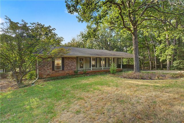 1602 E Hope Street, Fayetteville, AR 72701
