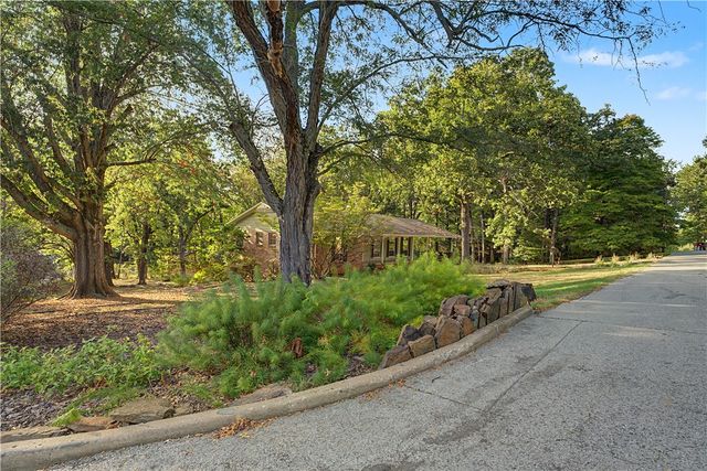 1602 E Hope Street, Fayetteville, AR 72701