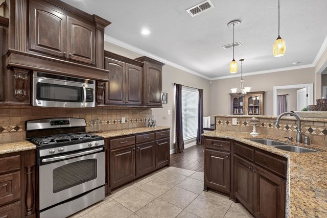 125 Blaine Trl., Longview, TX 75604