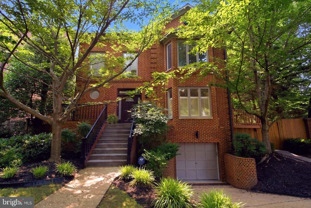 5430 CHEVY CHASE PARKWAY NW, Washington, DC 20015