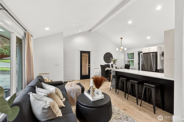 14551 Ashworth Avenue N, Shoreline, WA 98133