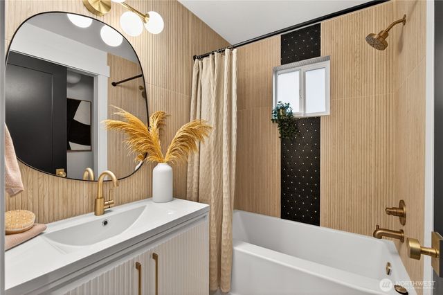 14551 Ashworth Avenue N, Shoreline, WA 98133