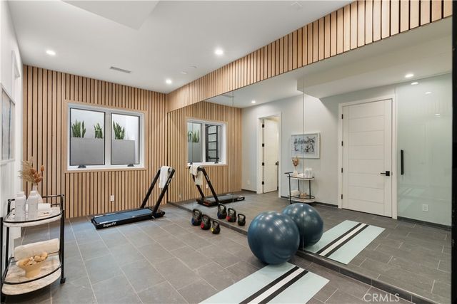 2141 Circle Drive, Hermosa Beach, CA 90254