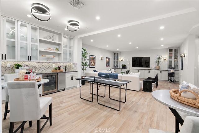 2141 Circle Drive, Hermosa Beach, CA 90254