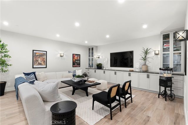 2141 Circle Drive, Hermosa Beach, CA 90254