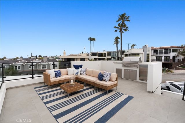 2141 Circle Drive, Hermosa Beach, CA 90254