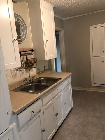 2809 S Hills Avenue, Fort Worth, TX 76109