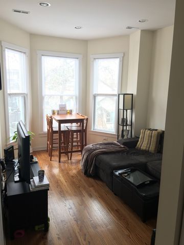 1645 W Huron Street 3F, Chicago, IL 60622