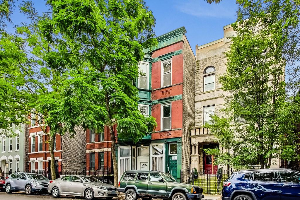 1645 W Huron Street 3F, Chicago, IL 60622