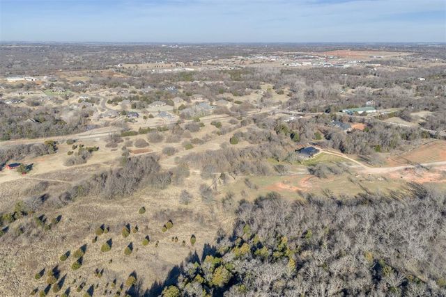 E Sorghum Mill Road, Edmond, OK 73034