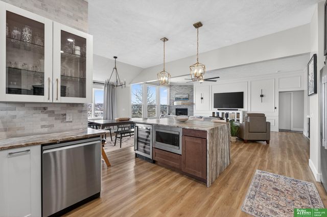 18606 Edna Street, Omaha, NE 68136