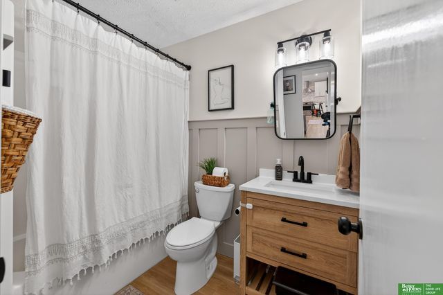 18606 Edna Street, Omaha, NE 68136