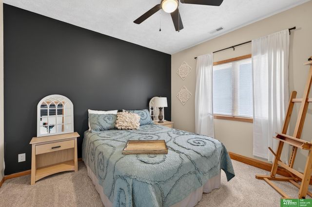 18606 Edna Street, Omaha, NE 68136