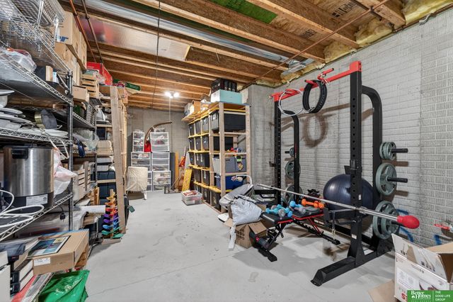 18606 Edna Street, Omaha, NE 68136