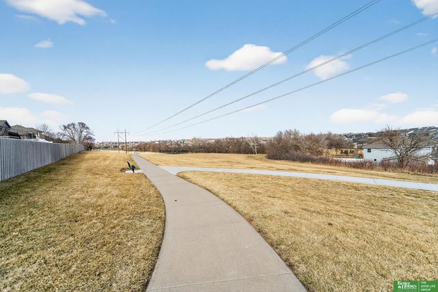 18606 Edna Street, Omaha, NE 68136