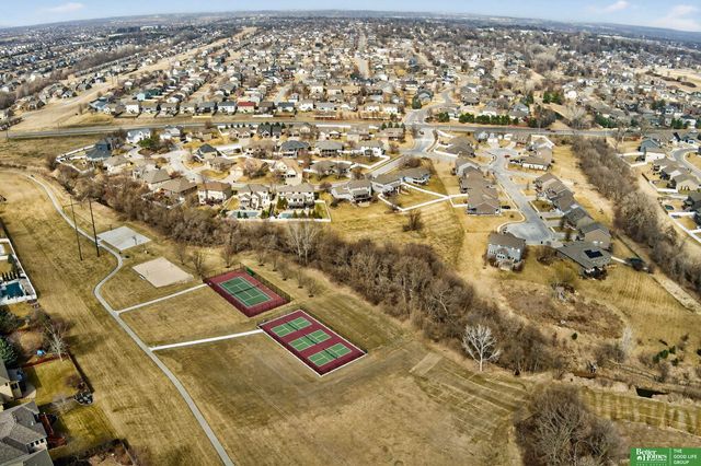 18606 Edna Street, Omaha, NE 68136