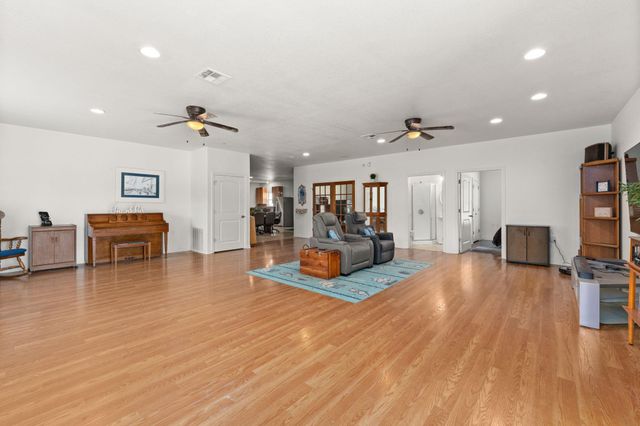 13061 Oakalla RD, Killeen, TX 76549