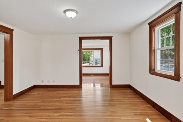 9 Harriett Ave, Burlington, MA 01803