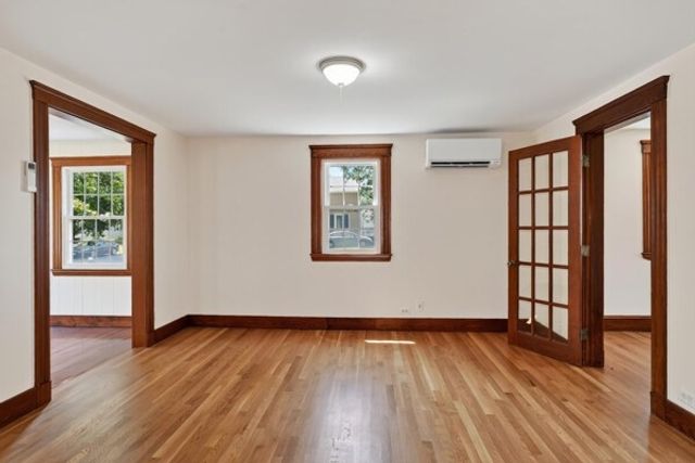 9 Harriett Ave, Burlington, MA 01803