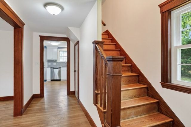 9 Harriett Ave, Burlington, MA 01803