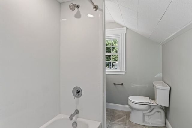 9 Harriett Ave, Burlington, MA 01803