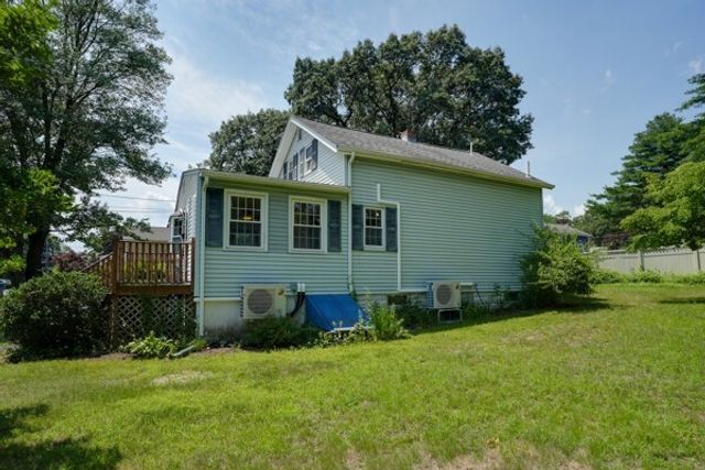 9 Harriett Ave, Burlington, MA 01803