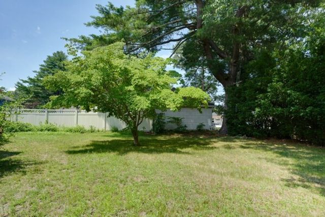 9 Harriett Ave, Burlington, MA 01803