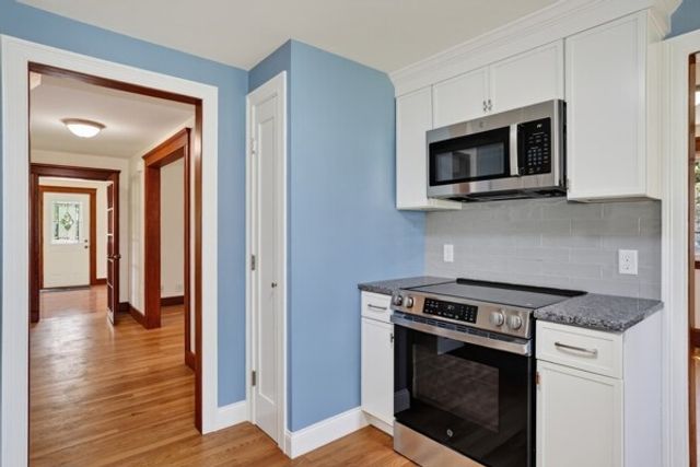 9 Harriett Ave, Burlington, MA 01803