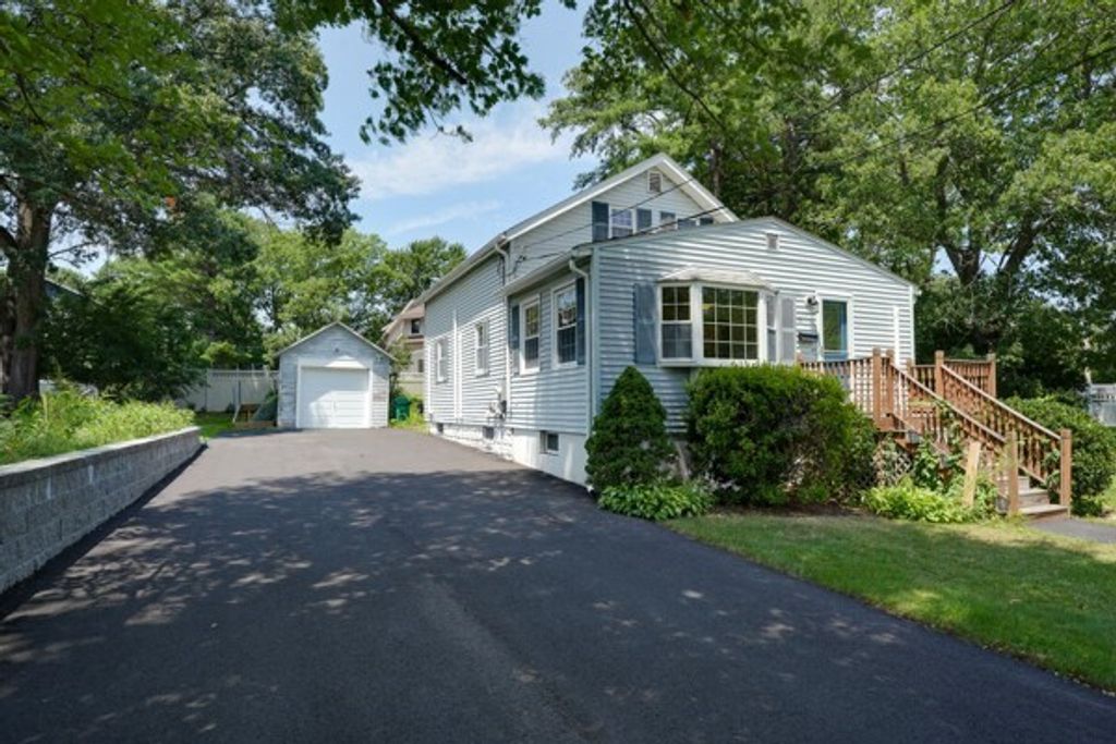 9 Harriett Ave, Burlington, MA 01803