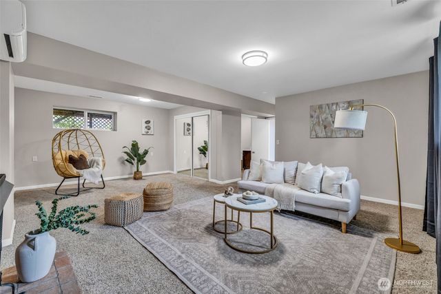 14638 124th Place NE, Woodinville, WA 98072