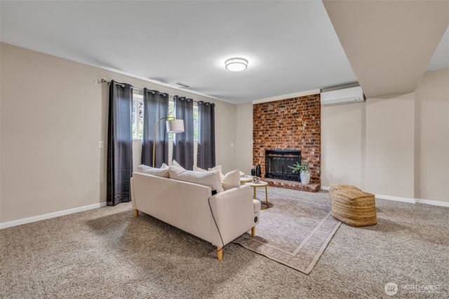 14638 124th Place NE, Woodinville, WA 98072