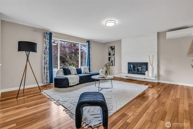 14638 124th Place NE, Woodinville, WA 98072