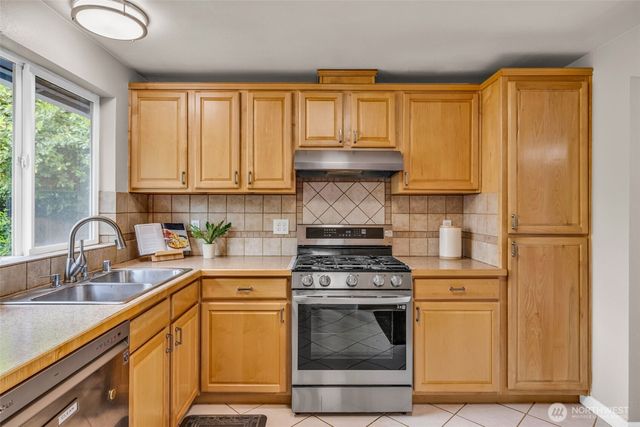 14638 124th Place NE, Woodinville, WA 98072