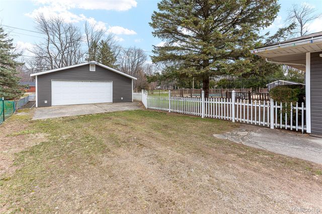 45784 Willis Road, Sumpter Township, MI 48111
