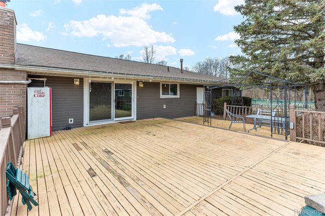 45784 Willis Road, Sumpter Township, MI 48111