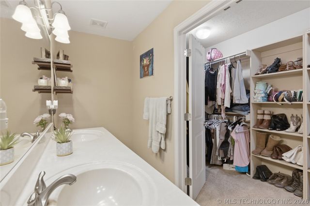 13084 E 134th Place N, Collinsville, OK 74021