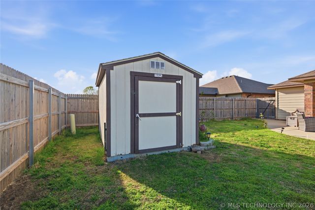 13084 E 134th Place N, Collinsville, OK 74021