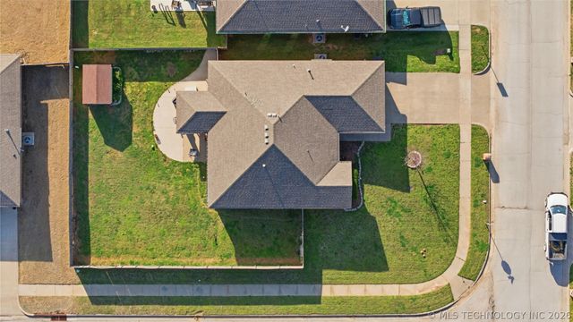 13084 E 134th Place N, Collinsville, OK 74021