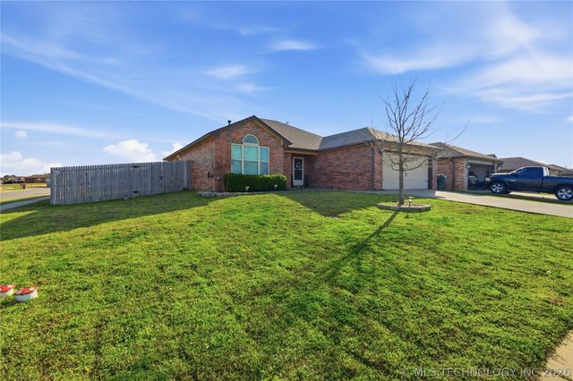 13084 E 134th Place N, Collinsville, OK 74021
