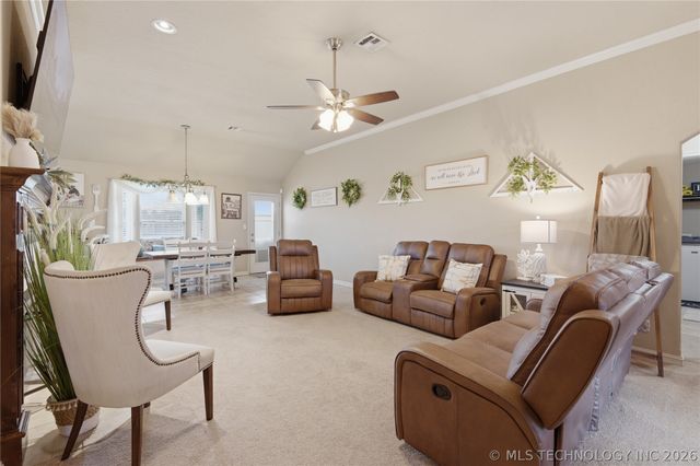 13084 E 134th Place N, Collinsville, OK 74021